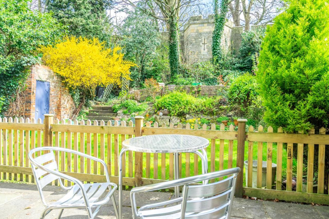 The Cottage By The Walls York Exterior photo
